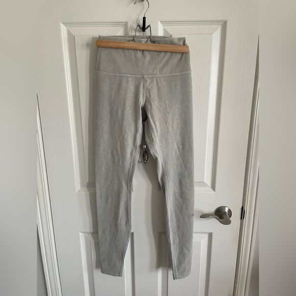 Wunder Under Lululemon leggings - Picture 5 of 8